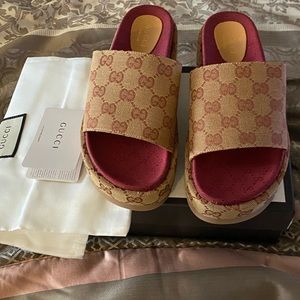 Double G sandal brand new for sale w box and bag